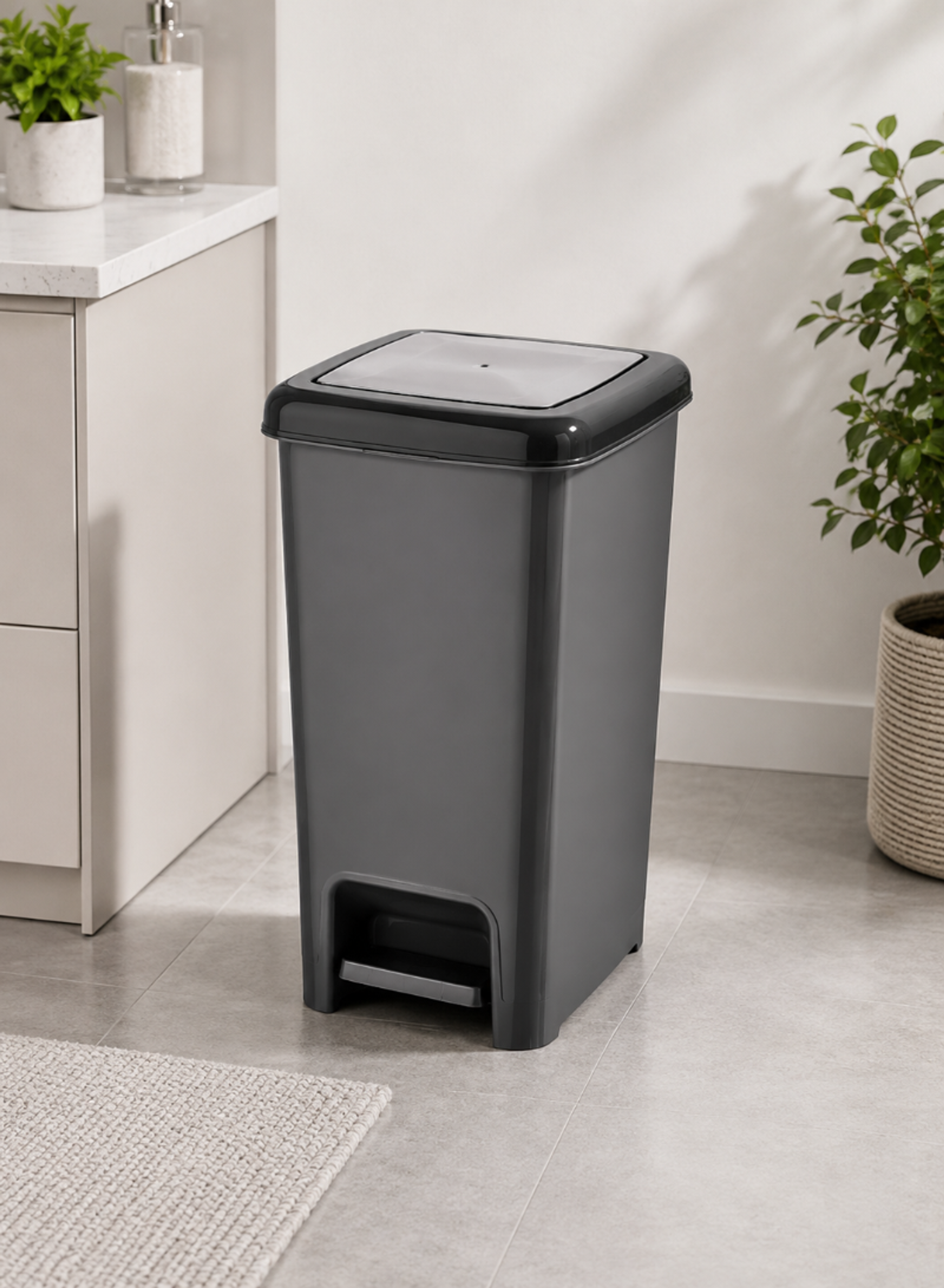  15L Slim Pedal Dustbin – Space-Saving Trash Bin with Foot Pedal 225 × 305 × 393 mm